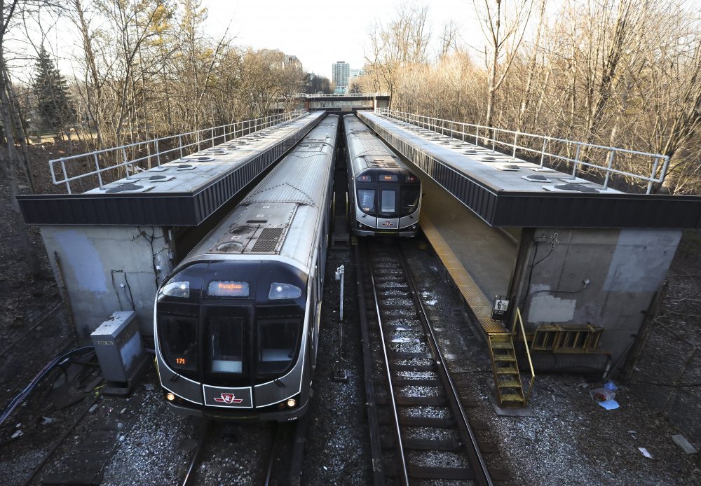 Dozens of Ontario municipalities reduce transit service, suspend fares during pandemic