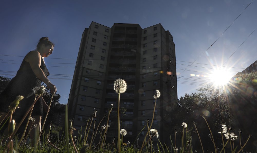 Toronto planning to establish COVID hotels for people who don't have room to self-isolate, province declines to offer support