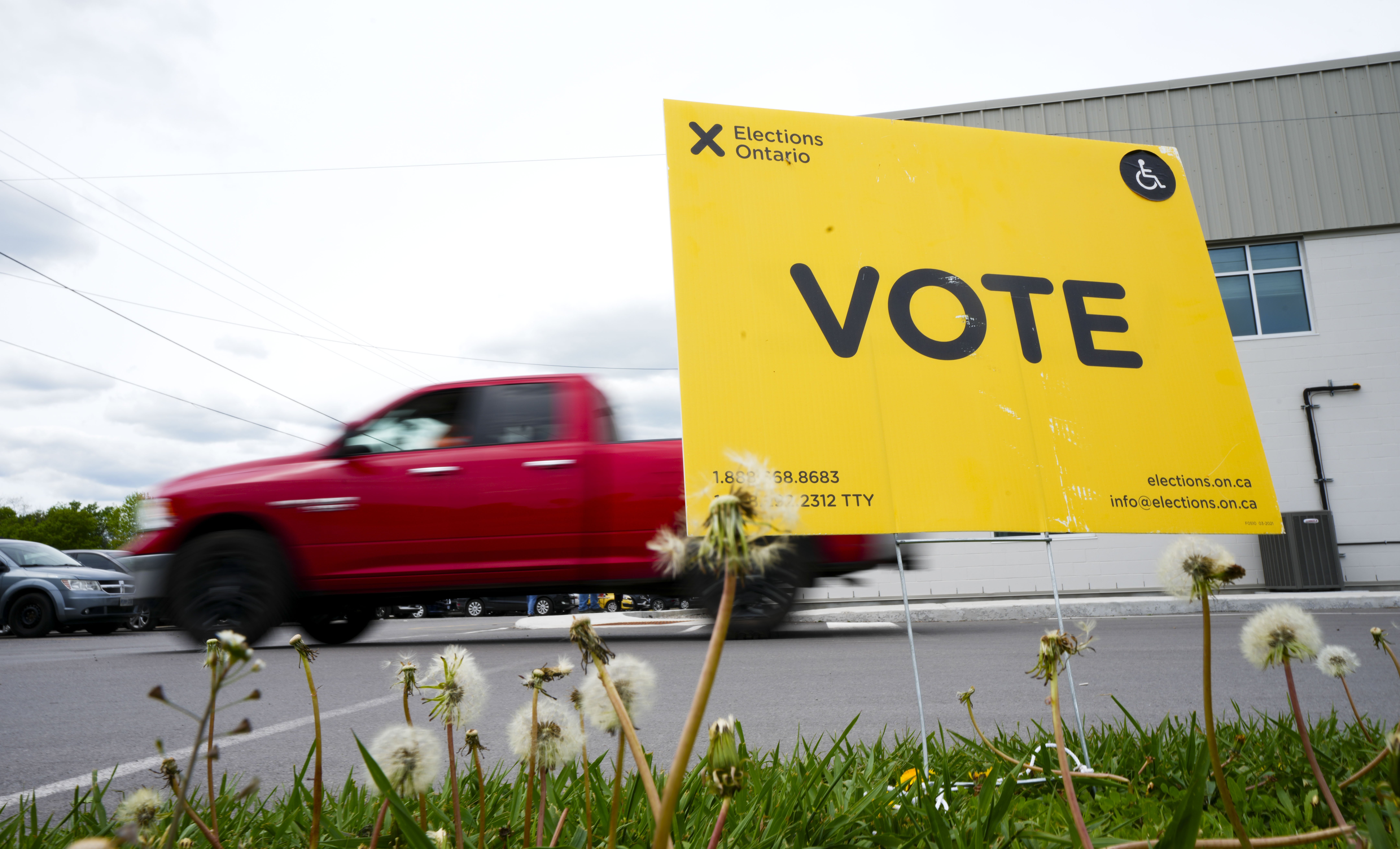 Advanced voting doesn’t strongly favour any party: Mainstreet poll