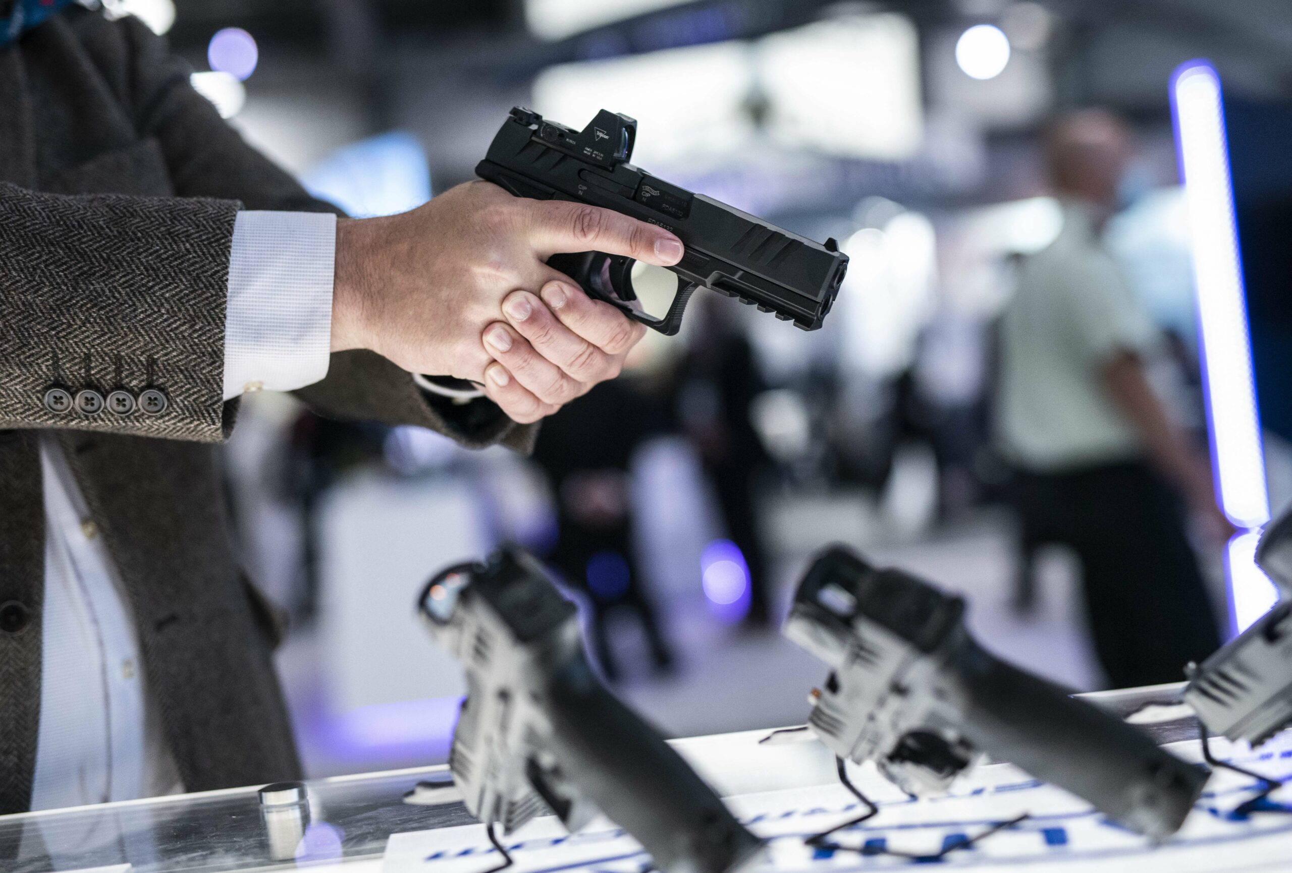 Critics blame delays at firearms centres on Liberals' gun control measures